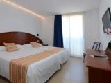 2 Bedrooms Standard Family room with balcony