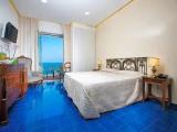 Standard Double room with partial sea view