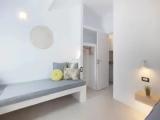 Apartment with garden view