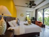 Suite with pool view