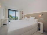 Standard Twin room with garden view