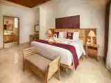 Deluxe room with pool view