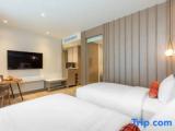 Superior room with pool view
