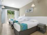 1 Bedroom Standard Triple room with land view