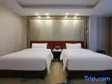 Standard Twin room with garden view