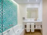 Superior room with balcony and with partial sea view