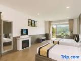 Standard Triple room with lake view