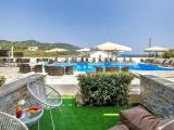 Junior Suite with pool view