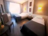 Standard Triple room with city view