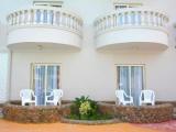 Standard Triple room with garden view