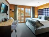 Standard Quintuple Family room