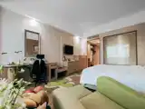 Standard Twin room with garden view