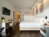 Connecting room with harbour view