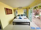 Deluxe room with pool view