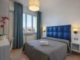Standard Triple room with sea view