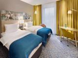 Standard Twin room with garden view
