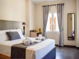Deluxe Triple room with city view
