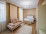 Standard Triple room with city view