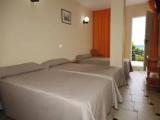 Standard Triple room with sea view