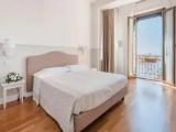 Standard Triple room with sea view