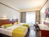 Standard Twin room with city view