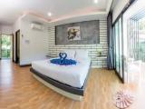 Superior Double room with pool view
