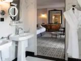 Standard Double room with city view