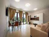 Apartment with garden view