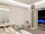 Deluxe Suite with balcony