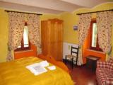 Standard Triple room with garden view