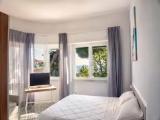 Classic Triple room with ocean view