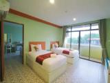 2 Bedrooms Standard Family room with balcony
