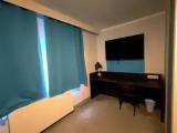 Standard Sextuple Family room