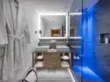 1 Bedroom Deluxe Double Suite with balcony