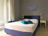 2 Bedrooms Single Suite