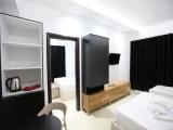 2 Bedrooms Apartment with balcony and with garden view