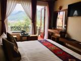 Suite with city view