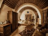 Cave Suite
