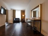Deluxe Single Suite