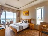 Standard Double room with balcony and seafront
