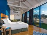 Junior Suite with balcony and with city view