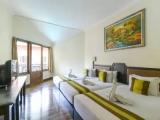 Standard Triple room with balcony