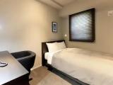 Moderate Single room