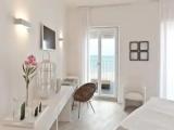 Junior Suite with balcony and with partial sea view