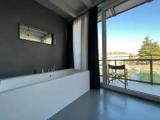 Suite with lake view