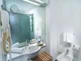 Standard Quadruple room with street view