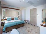 Superior Double room with balcony and with partial sea view