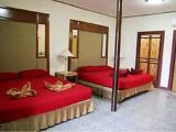 Standard Quintuple Family room