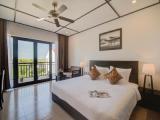 Deluxe room with balcony and with city view