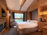 2 Bedrooms Suite with mountain view